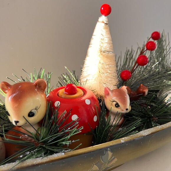 Vintage Woodland Christmas Decor featuring whimsical squirrels - Picture 9 of 12
